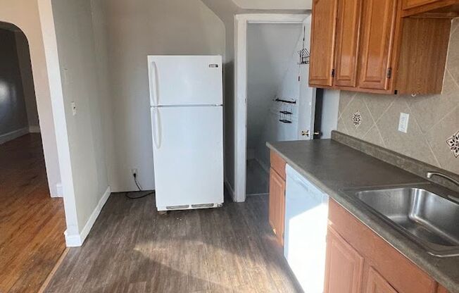 3 beds, 1 bath, $1,800