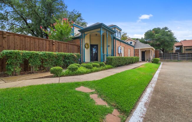 A quaint 3 bed, 2 bath home located in far North Dallas neighborhood of Bent Tree Gables