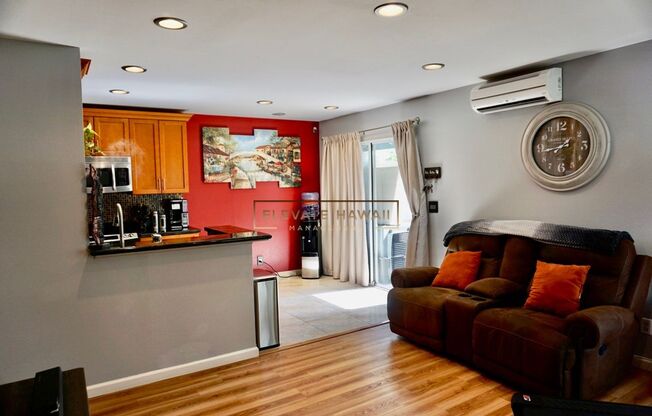 CHARMING & MODERN 2 BED 2 BATH 2 PARKING TOWNHOME IN WAIKELE!