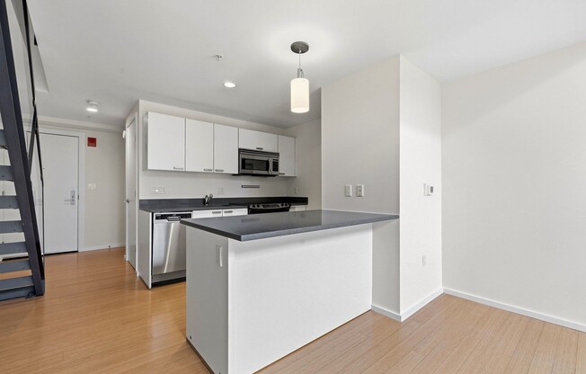 1 bed, 1.5 baths, 960 sqft, $3,500, Unit 309