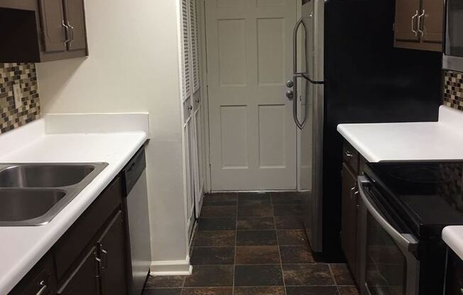 Renovated 2 Bedroom / 2 Bath Condo for Rent