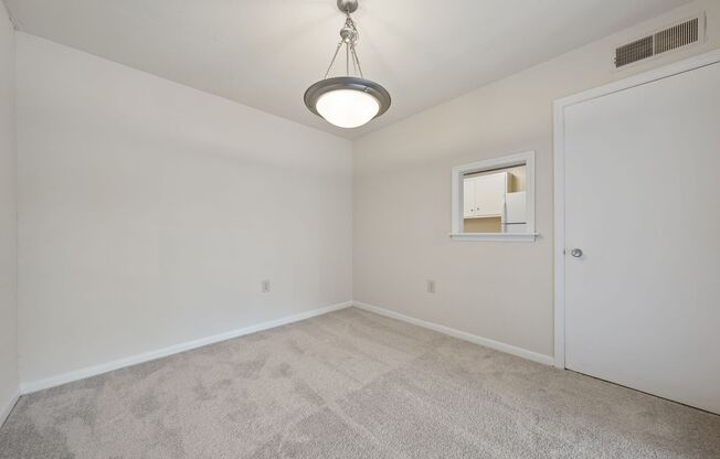 3 beds, 2 baths, $1,400, Unit Unit 202B