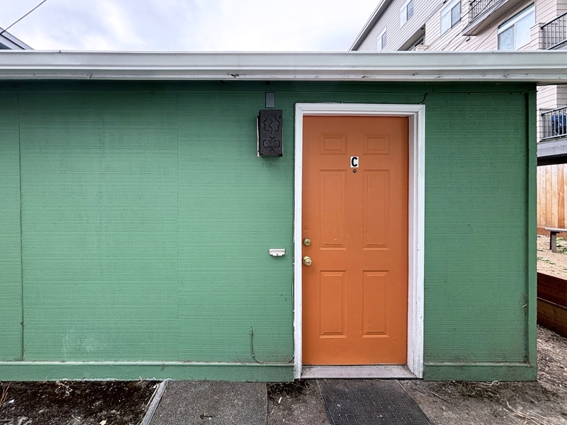 734 E 14 AVE