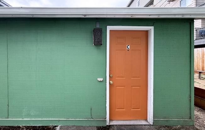 734 E 14 AVE