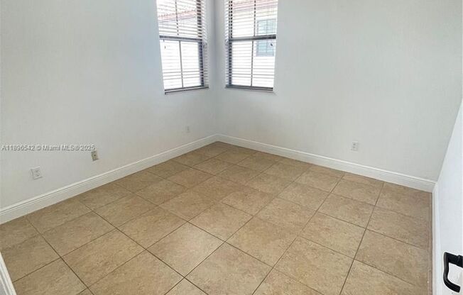 8290 NW 39TH CT COOPER CITY, FL 33024