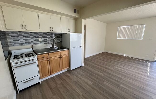 1 bed, 1 bath, 600 sqft, $1,195, Unit 124B