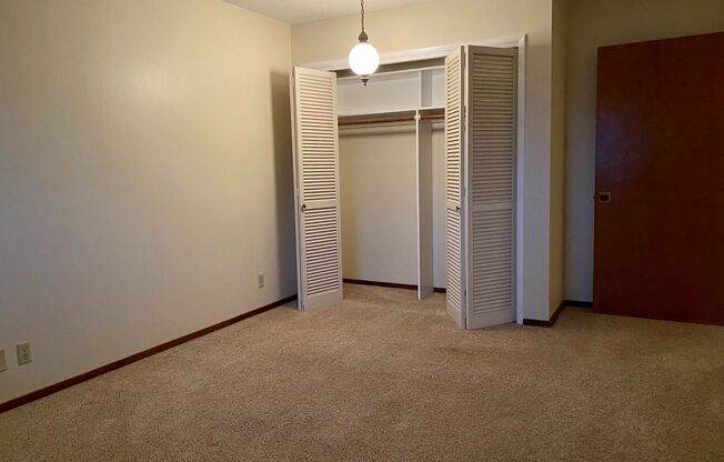 2 beds, 1 bath, $1,500