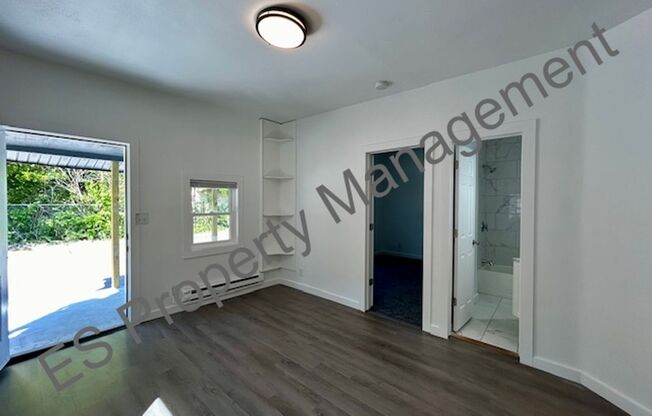 2 beds, 1 bath, $1,205