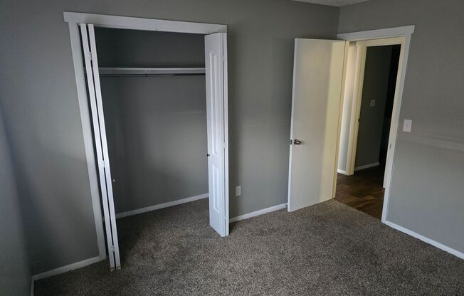 2 beds, 1 bath, 885 sqft, $750, Unit 111