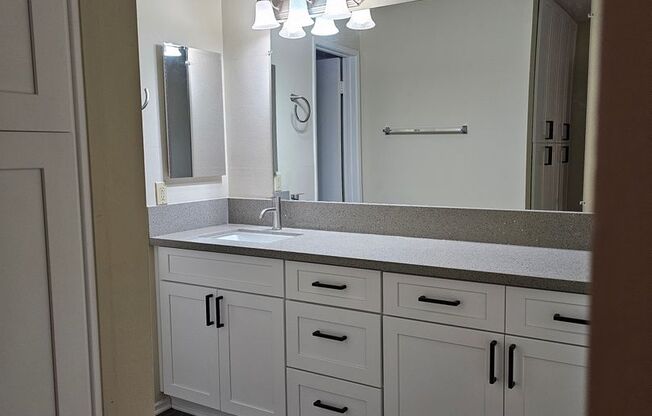 1 bed, 1 bath, 625 sqft, $2,015, Unit 121