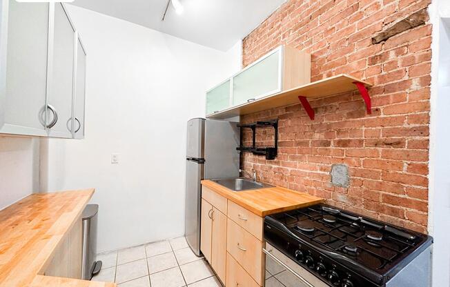 503 W 148 ST