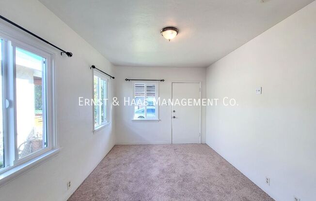 3031 E 65 ST