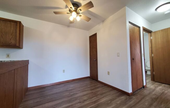 1 bed, 1 bath, 750 sqft, $800, Unit 253 #12