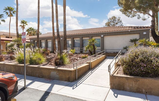 3 beds, 2 baths, $1,495, Unit # 2113