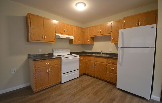 1 bed, 1 bath, 600 sqft, $550, Unit 13