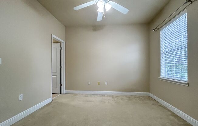 3 beds, 3 baths, $1,800, Unit Apt 49