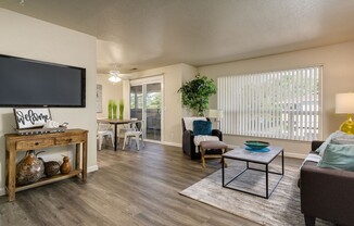 2 beds, 1 bath, $1,395