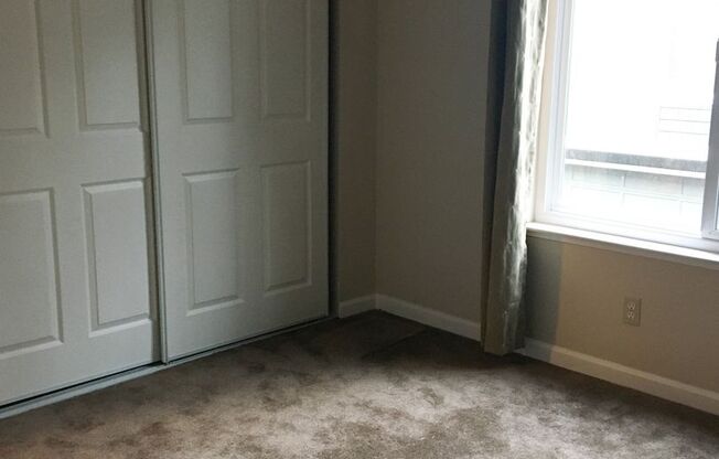 2 beds, 2 baths, $2,700, Unit Apt 81