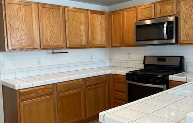 2 beds, 2 baths, $1,900, Unit # 203