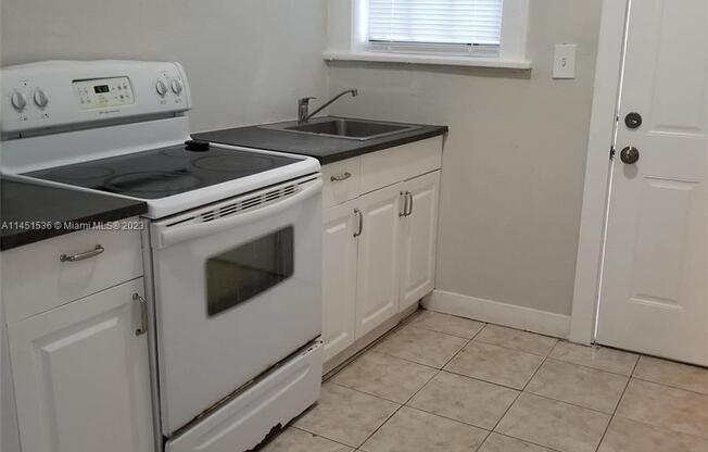 3364 SW 2 ST