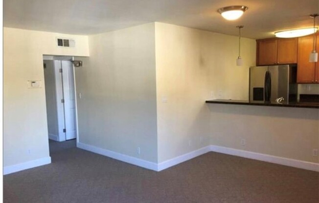 2 beds, 2 baths, 962 sqft, $3,900, Unit 565