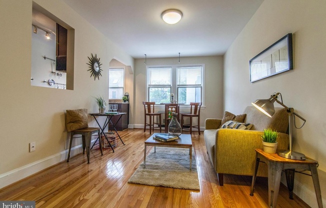 1367 K ST SE