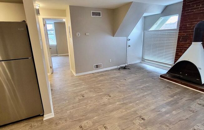 *** Spacious Apartments in Friendship * Pet Friendly * Available Now * Spacious & Renovated * Central A/C ***