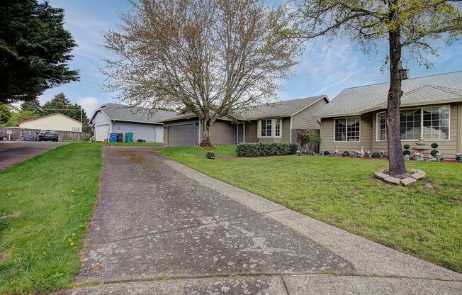 Three Bedroom on quiet cul-de-sac!