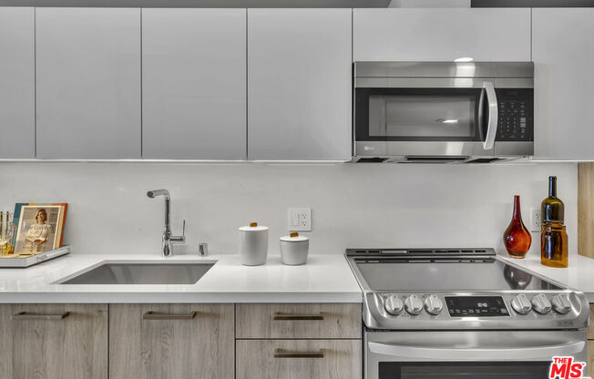 Studio, 1 bath, 521 sqft, $2,104, Unit 364