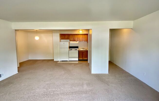 2 beds, 1 bath, 1,000 sqft, $1,295, Unit #15