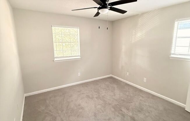 2 beds, 1 bath, 850 sqft, $1,245, Unit 8E