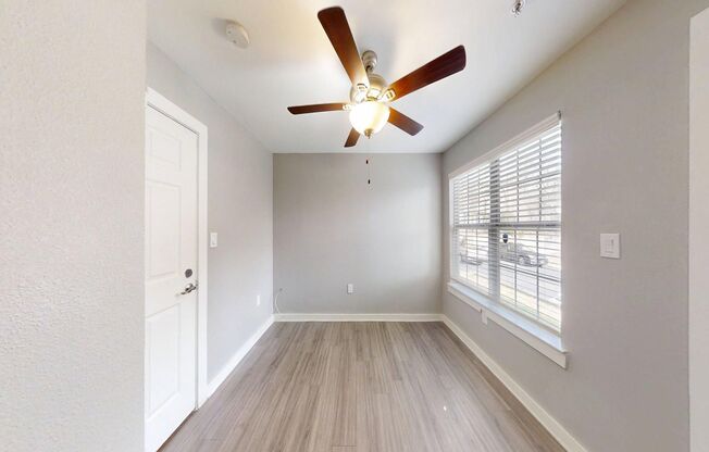 2 beds, 1 bath, 745 sqft, $1,100