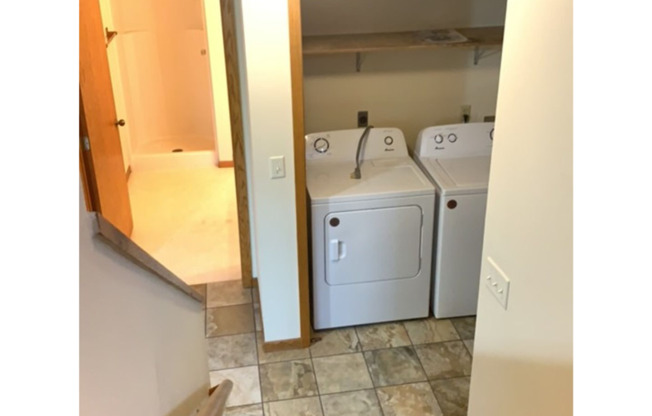 3 beds, 2 baths, $1,475