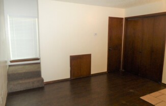 1 bed, 1.5 baths, 630 sqft, $795, Unit E