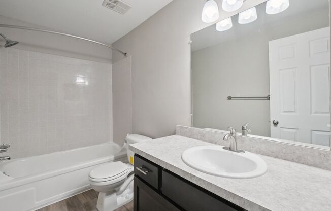 2 beds, 1.5 baths, 950 sqft, $1,590, Unit F106