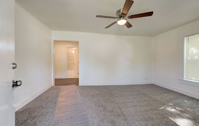 Cute Remodeled 2 Bed 1 Bath Home in OKC! ** $300 MOVE IN SPECIAL **
