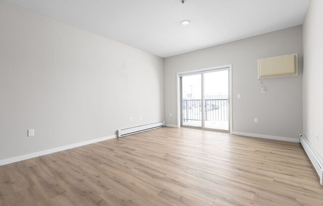 2 beds, 1 bath, 1,007 sqft, $1,425, Unit 332