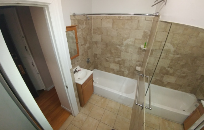 240 W 16 ST