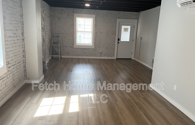 218 WALNUT ST