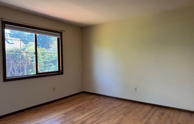 4 beds, 2.5 baths, $4,500