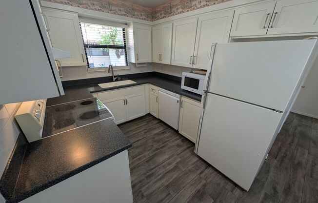 2 beds, 1 bath, $1,550, Unit Unit 303A