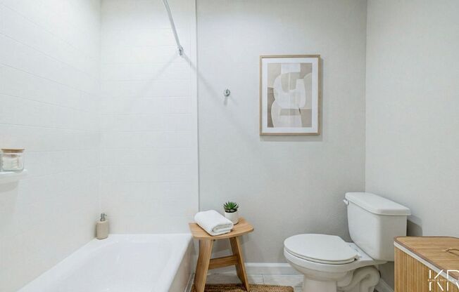 2 beds, 2 baths, 933 sqft, $1,685, Unit C-133