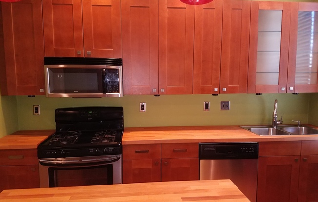 2 beds, 1.5 baths, $1,299