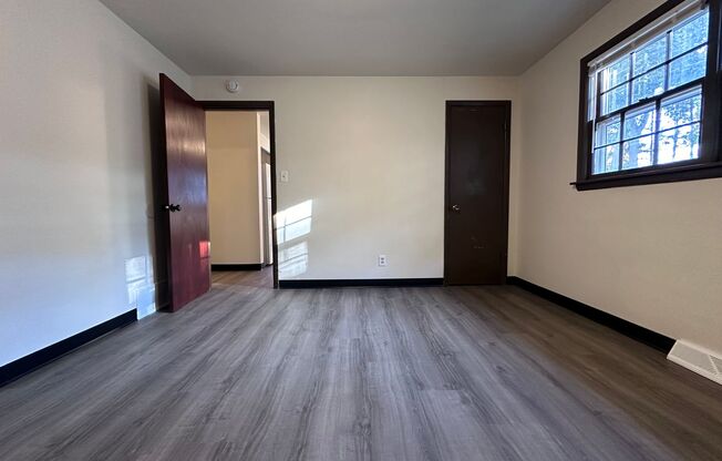 2 beds, 1 bath, 950 sqft, $945, Unit 121