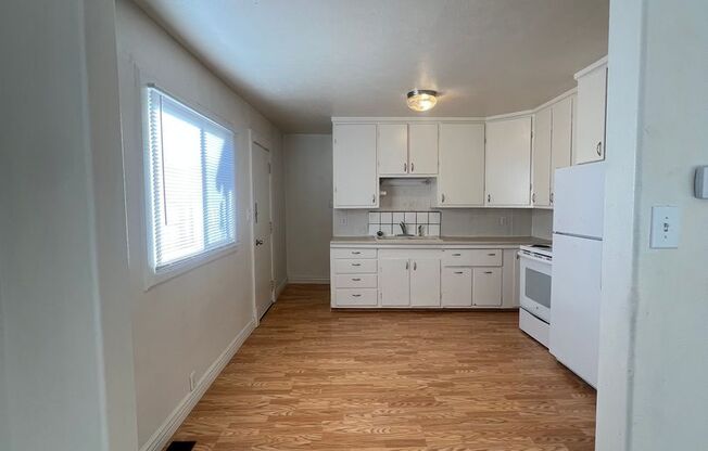 3 beds, 2 baths, $1,100, Unit 515 S Grant # 1