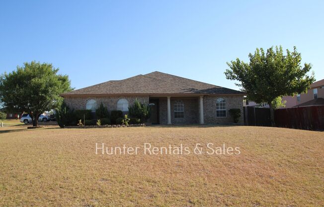 3 beds, 2 baths, $1,450