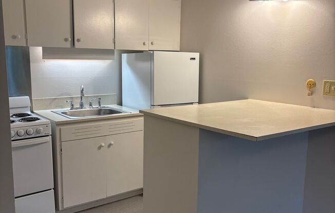 Center St. Apartments