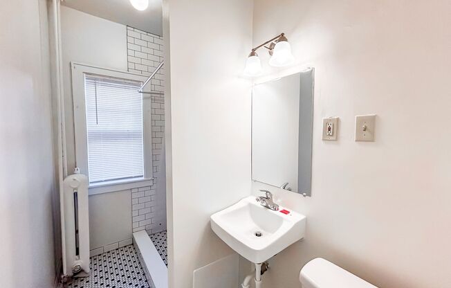 1 bed, 1 bath, 600 sqft, $995, Unit 205