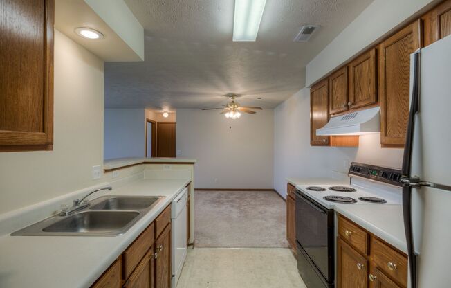 2 beds, 2 baths, $1,210, Unit 02