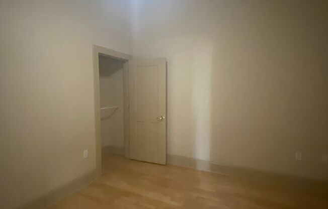 3 beds, 2 baths, 1,402 sqft, $2,100, Unit 1517 S. Theresa Ave. #103